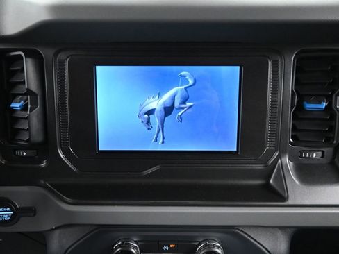 Used 2022 Ford Bronco Black Diamond image 17