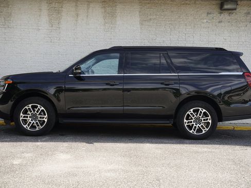 Used 2025 Ford Expedition Max Active AWD/4WD image 4