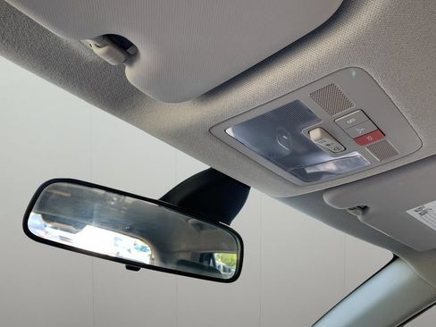 Certified 2022 Hyundai Venue Limited FWD image 35