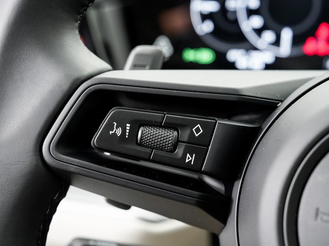 Certified 2026 Porsche Cayenne Coupe AWD/4WD image 13