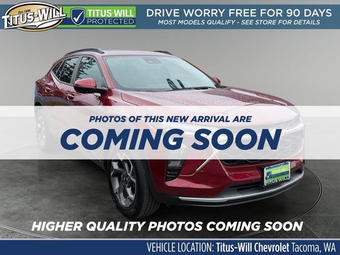 Used 2024 Chevrolet Trax LT w/ Sunroof Package FWD image 1