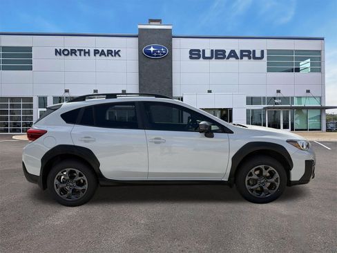 Used 2022 Subaru Crosstrek 2.5i Sport w/ Moonroof Package AWD/4WD image 2