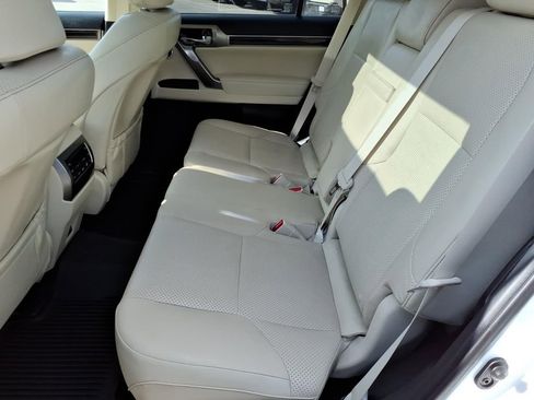 Used 2023 Lexus GX 460 Luxury w/ Accessory Package AWD/4WD image 14