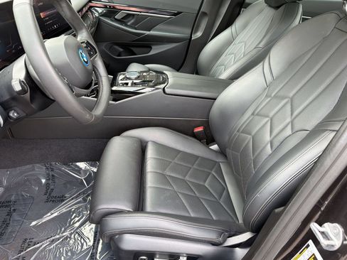 Certified 2024 BMW i5 eDrive40i w/ Premium Package RWD image 5