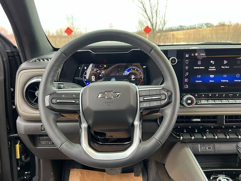 Used 2025 Chevrolet Colorado ZR2 w/ Technology Package image 31