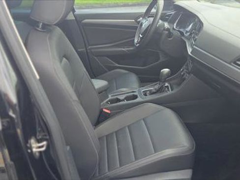 Used 2021 Volkswagen Jetta SE w/ SE Cold Weather Package FWD image 21