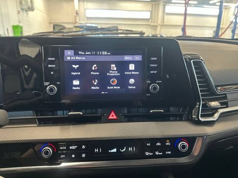 Certified 2023 Kia Sportage LX AWD/4WD image 9