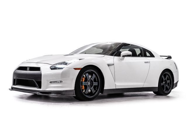 Used 2015 Nissan GT-R Black Edition AWD/4WD image 8