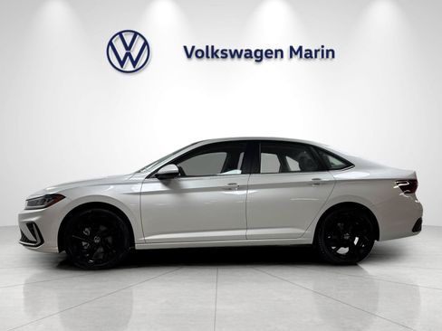 New 2027 Volkswagen Jetta SE FWD image 2