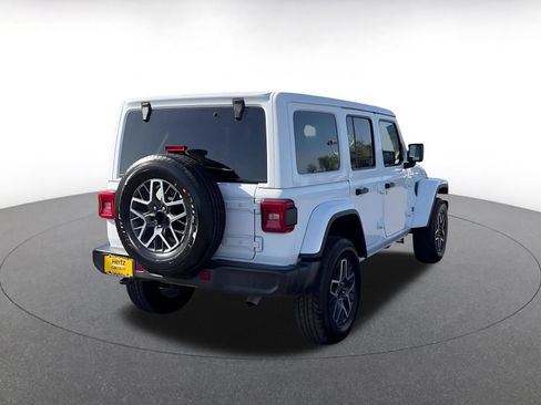 Used 2025 Jeep Wrangler Unlimited Sahara AWD/4WD image 14