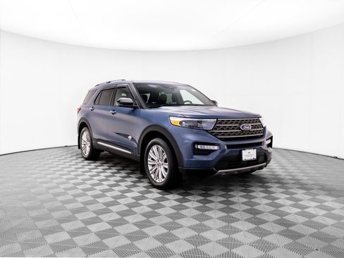 Used 2021 Ford Explorer King Ranch w/ Premium Technology Package image 10