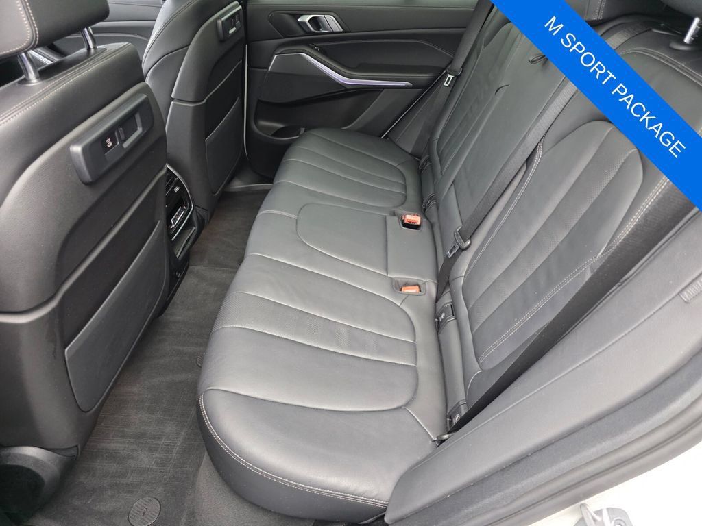 Certified 2022 BMW X5 sDrive40i w/ M Sport Package RWD image 13