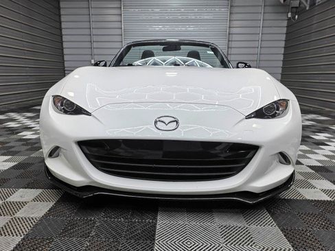 Used 2019 MAZDA MX-5 Miata Club RWD image 3