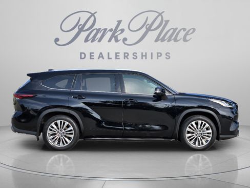 Used 2026 Toyota Highlander Platinum AWD/4WD image 6