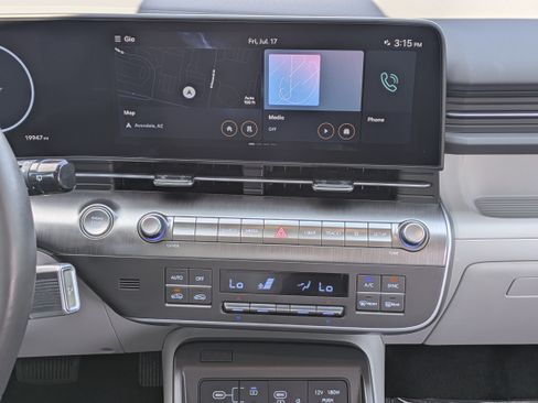 Used 2025 Hyundai Kona Limited AWD/4WD image 19