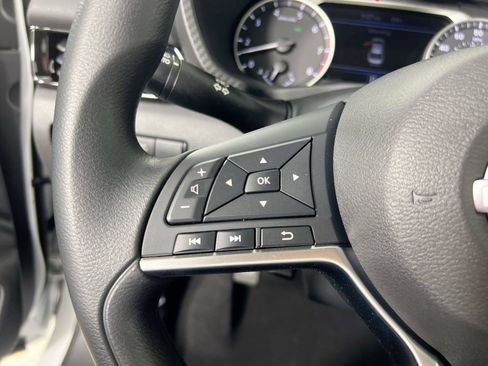 Used 2025 Nissan Sentra SV FWD image 13