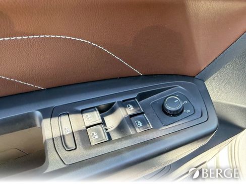 Used 2023 Volkswagen Atlas SE image 25