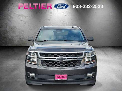 Used 2017 Chevrolet Suburban LT image 2
