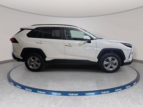 Used 2025 Toyota RAV4 XLE AWD/4WD image 5