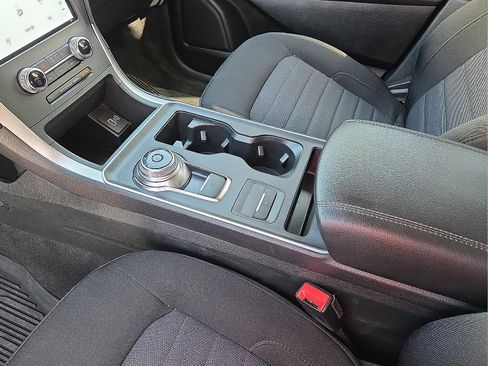 Used 2024 Ford Edge SE AWD/4WD image 10
