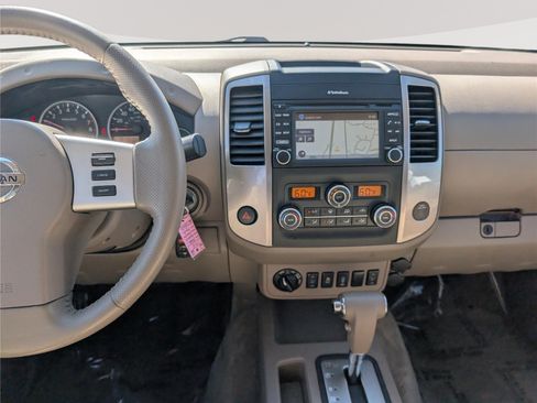 Used 2016 Nissan Frontier SL w/ Moonroof Package AWD/4WD image 16