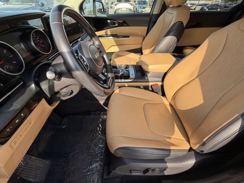 Used 2022 Kia Carnival EX FWD image 15