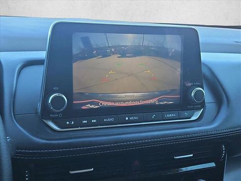 Used 2022 Nissan Rogue SV image 14