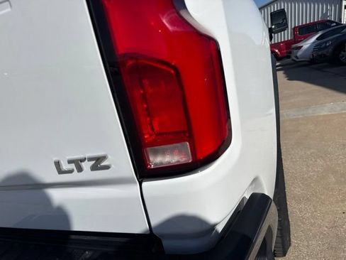 Used 2025 Chevrolet Silverado 2500 LTZ w/ LTZ Convenience Package AWD/4WD image 6