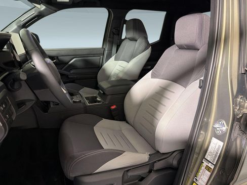 Used 2025 Toyota Tacoma TRD Sport RWD image 5