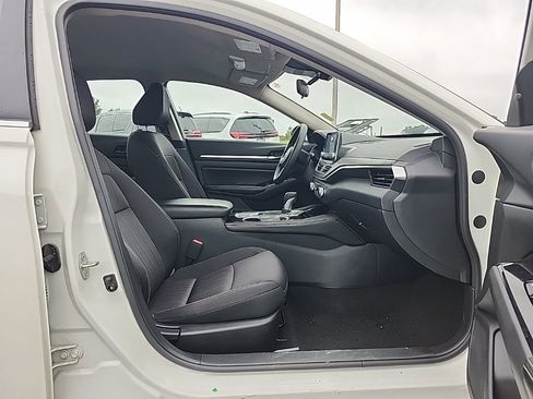 Used 2023 Nissan Altima 2.5 SV image 15