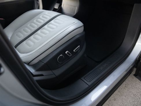 Used 2025 Rivian R1S Adventure image 24