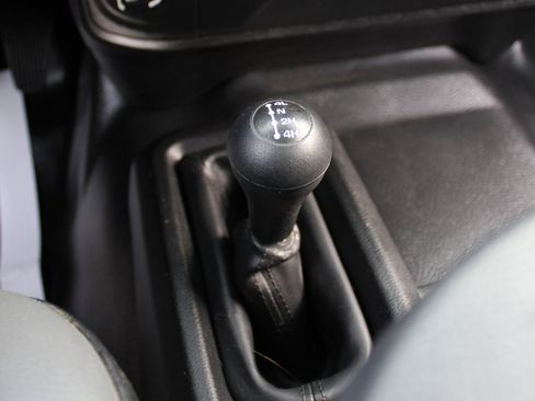 Used 2024 RAM 2500 Tradesman w/ Chrome Appearance Group image 32