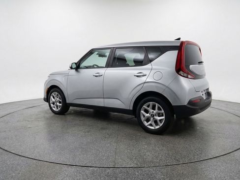 Used 2025 Kia Soul LX w/ LX Technology Package FWD image 6