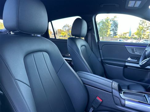 Certified 2025 Mercedes-Benz GLA 250 image 19