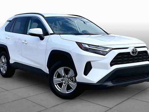 Used 2025 Toyota RAV4 XLE image 3