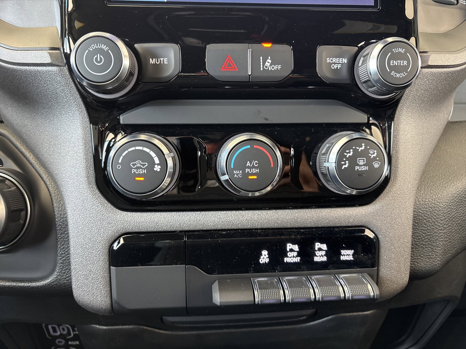 New 2026 RAM 1500 Express RWD image 21