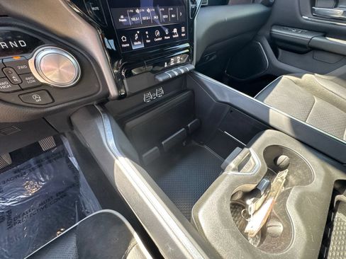 Used 2026 RAM 1500 Laramie AWD/4WD image 30