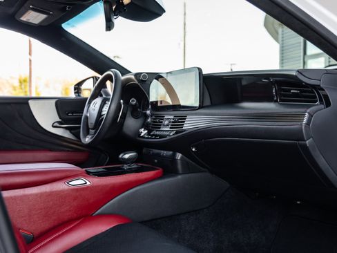 Used 2023 Lexus LS 500 F Sport image 46