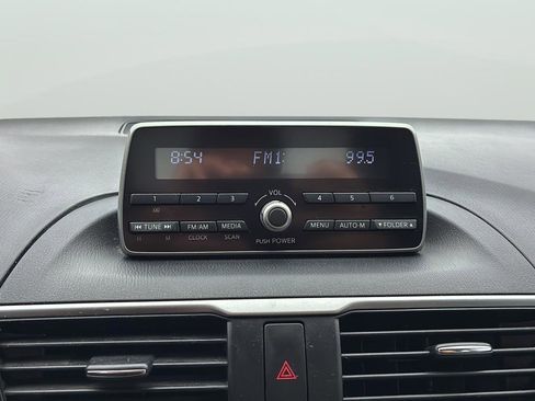 Used 2015 MAZDA MAZDA3 i SV FWD image 19