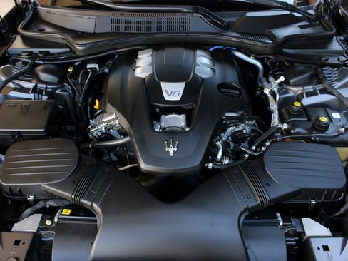 Used 2020 Maserati Ghibli image 25