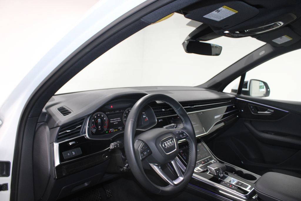 Used 2025 Audi Q7 3.0T Premium Plus AWD/4WD image 22