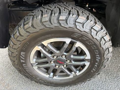 Used 2024 Toyota Tacoma TRD Sport w/ TRD Sport Upgrade Package RWD image 17