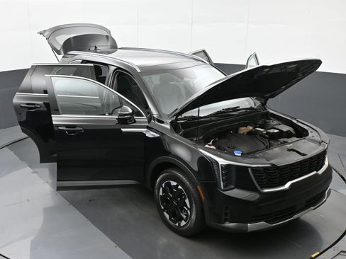 Used 2024 Kia Sorento S w/ Panoramic Sunroof Package image 48