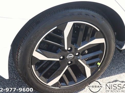 New 2025 Nissan Versa SR w/ Trunk Package image 7