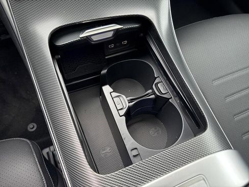 Used 2025 Mercedes-Benz C 300 4MATIC Sedan image 19