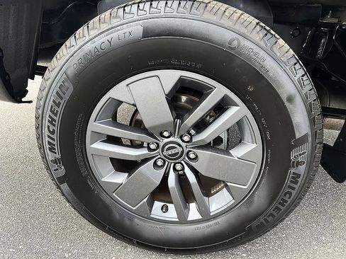 Certified 2025 Nissan Frontier SV image 12