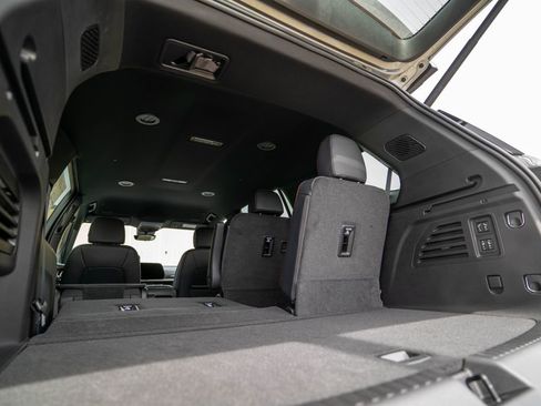 New 2026 Chevrolet Traverse RS w/ LPO, Floor Liner Package FWD image 41