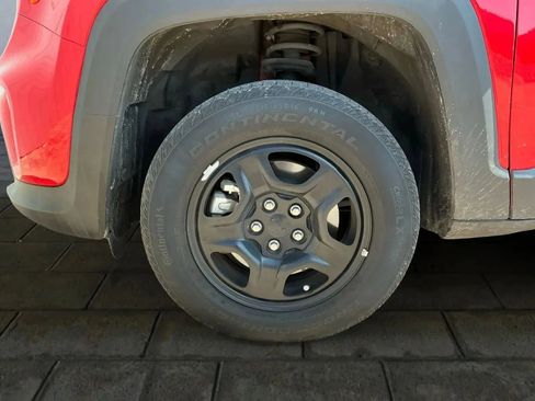 Used 2022 Jeep Renegade Sport image 24