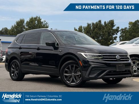 Used 2022 Volkswagen Tiguan SE FWD image 1