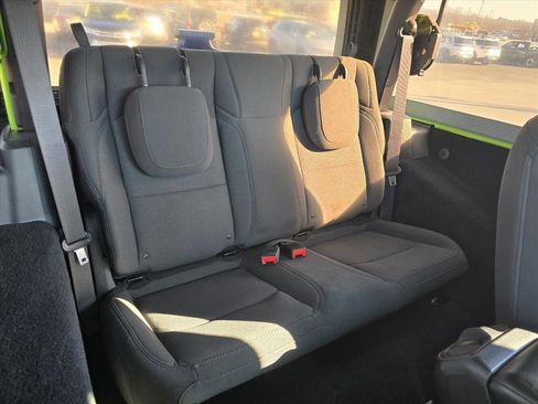 Used 2018 Jeep Wrangler Sport image 12